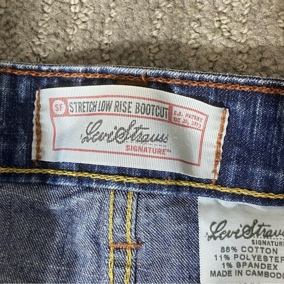 Levi's Signature Jeans Women's 12M Blue Bootcut Low Rise Stretch Western Denim - Picture 6 of 15